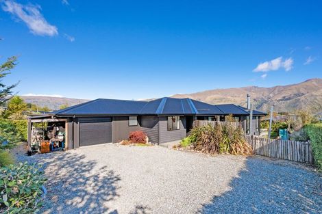 Photo of property in 19 Matipo Street, Wanaka, 9305