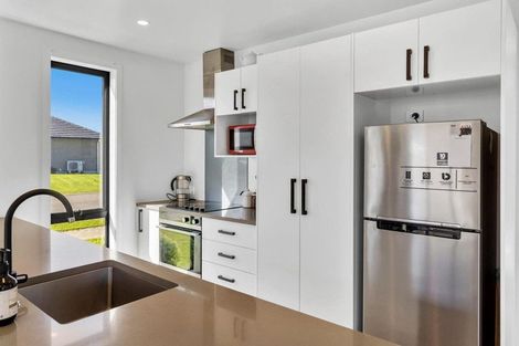 Photo of property in 19 Tarata Grove, Lansdowne, Masterton, 5810