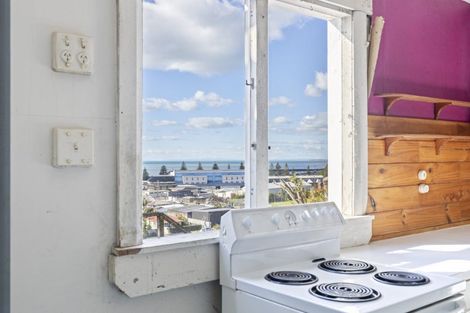 Photo of property in 15 Weston Street, Moturoa, New Plymouth, 4310