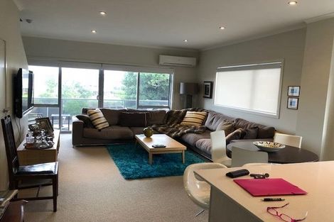 Photo of property in The Strand, 8/16 Ronald Street, Strandon, New Plymouth, 4312