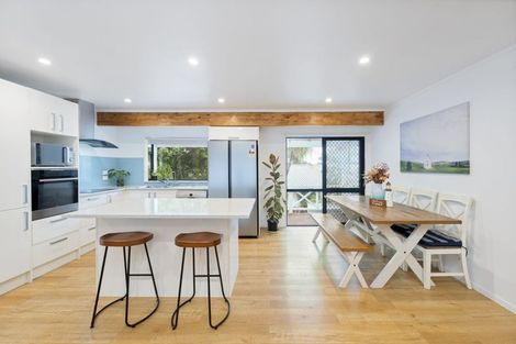 Photo of property in 50 Rhinevale Close, Henderson, Auckland, 0612