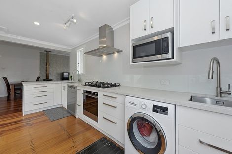 Photo of property in 4 Bond Street, Hamilton East, Hamilton, 3216