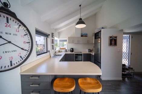 Photo of property in 81 Waratah Street, Avondale, Christchurch, 8061