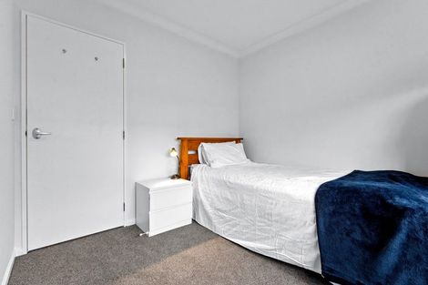 Photo of property in 2/12 Sunnynook Road, Sunnynook, Auckland, 0620