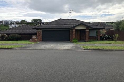 Photo of property in 11 Ina Ville Drive, Pukekohe, 2120