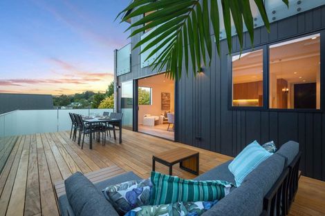 Photo of property in 8a Serrata Place, Browns Bay, Auckland, 0630