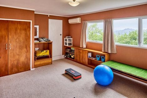 Photo of property in 5 Beavis Lane, Karori, Wellington, 6012