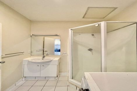 Photo of property in Terrace Tower Apartments, 8a/126 The Terrace, Wellington Central, Wellington, 6011