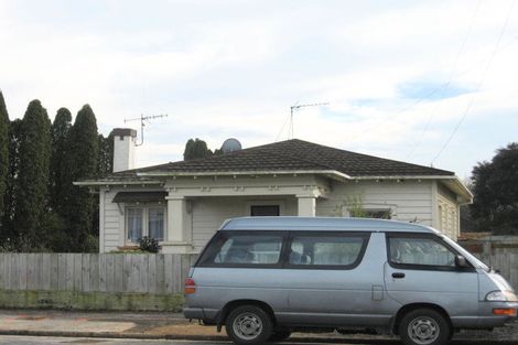 Photo of property in 3 Oxford Street, Fairfield, Hamilton, 3214