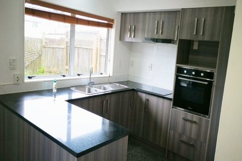 Photo of property in 2/20 Steeple Rise, Pakuranga, Auckland, 2010