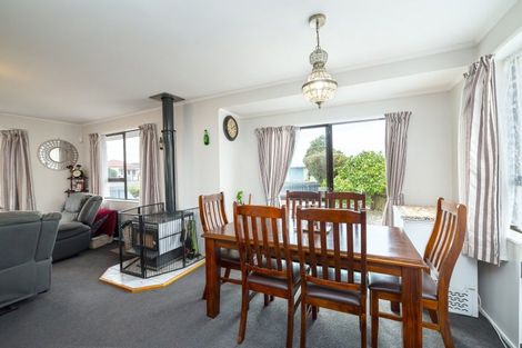 Photo of property in 49 Cambridge Terrace, Masterton, 5810