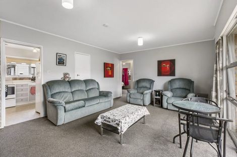 Photo of property in 2/14 Cosgrave Road, Papakura, 2110
