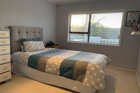 Photo of property in 1/73 Oaktree Avenue, Browns Bay, Auckland, 0630
