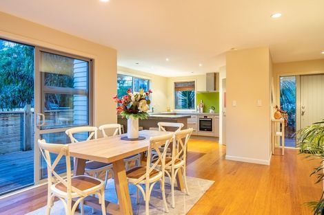 Photo of property in 25 Renown Road, Raumati South, Paraparaumu, 5032