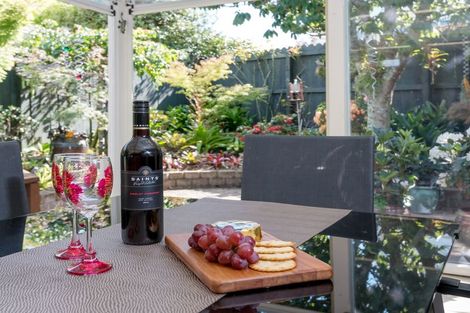 Photo of property in 2/12 Rochester Crescent, Somerville, Auckland, 2014