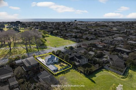 Photo of property in 370 Keyes Road, New Brighton, Christchurch, 8083