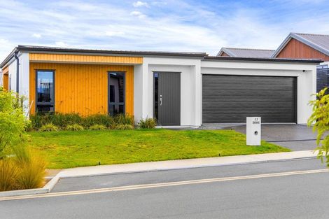 Photo of property in 33 Ngaru Crescent, Wharewaka, Taupo, 3330