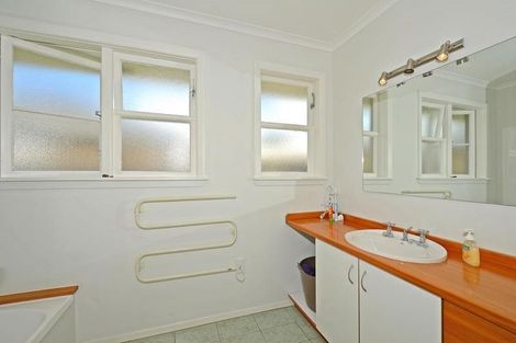 Photo of property in 352a Fergusson Drive, Heretaunga, Upper Hutt, 5018