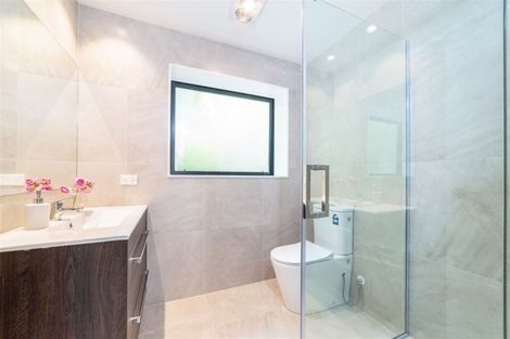 Photo of property in 35a Vina Place, Massey, Auckland, 0614