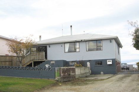 Photo of property in 14 Newarp Street, Balclutha, 9230