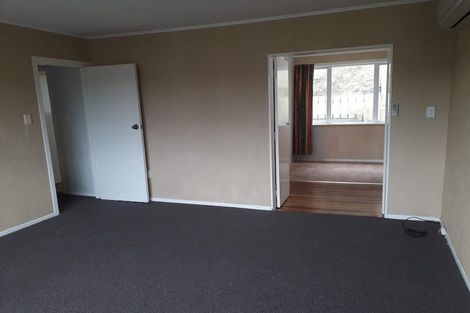 Photo of property in 35 Franklyn Road, Tawa, Wellington, 5028
