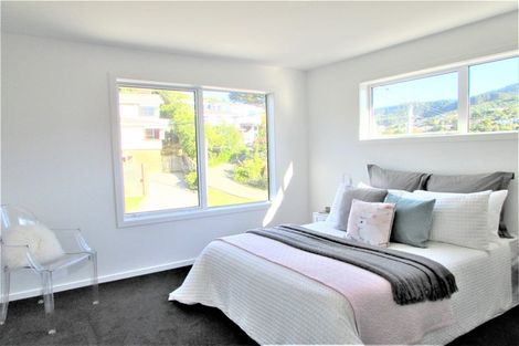 Photo of property in 11a Kowhai Street, Tawa, Wellington, 5028