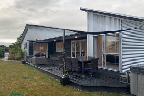 Photo of property in 22 Frye Crescent, Albert Town, Wanaka, 9305