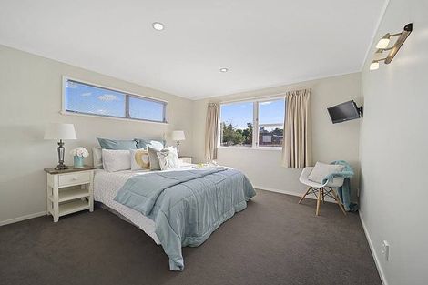 Photo of property in 72 Walworth Avenue, Pakuranga Heights, Auckland, 2010