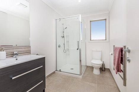 Photo of property in 12 Pacific View, Whitby, Porirua, 5024