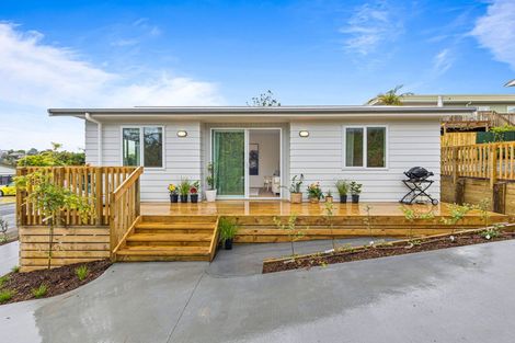 Photo of property in 82 Rosario Crescent, Red Beach, 0932