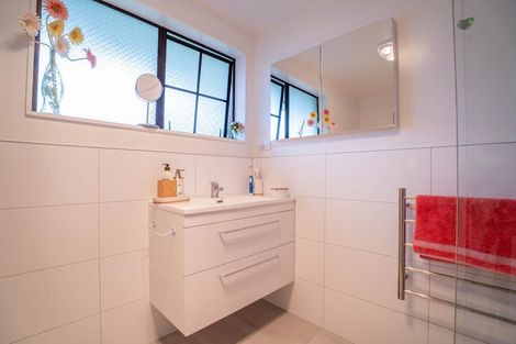 Photo of property in 15c Nathan Street, Tawa, Wellington, 5028