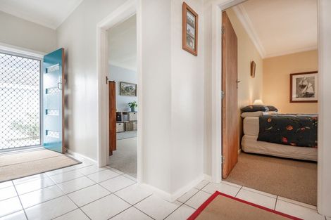 Photo of property in 215 Mayfair Avenue, Mayfair, Hastings, 4122