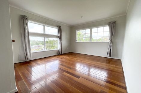 Photo of property in 988 East Coast Road, Northcross, Auckland, 0632