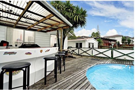 Photo of property in 24 Becker Drive, Weymouth, Auckland, 2103