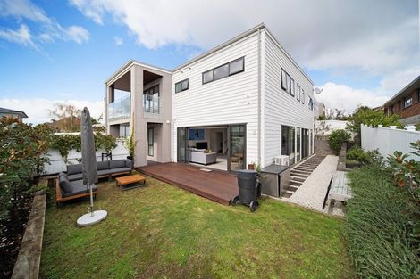 Photo of property in 8 Awakirihi Close, Shamrock Park, Auckland, 2016