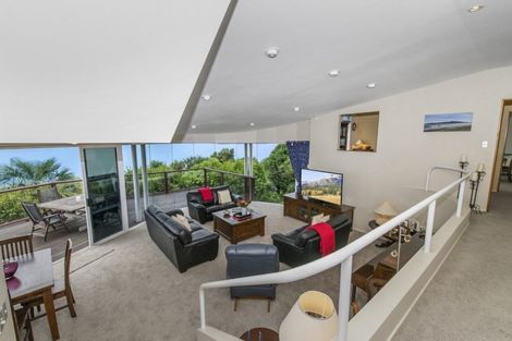 Photo of property in 28 Molyneux Close, Whitby, Porirua, 5024
