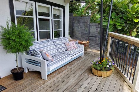 Photo of property in 74 Mana Esplanade, Paremata, Porirua, 5026