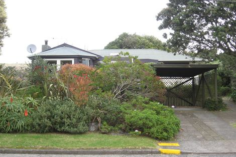Photo of property in 32 Gavin Road, Raumati Beach, Paraparaumu, 5032