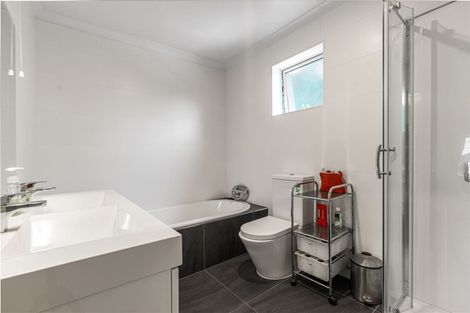 Photo of property in 13 Merwood Lane, Devonport, Auckland, 0624