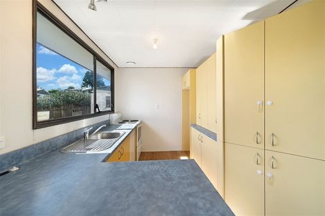 Photo of property in 2/76 Parrs Cross Road, Henderson, Auckland, 0612