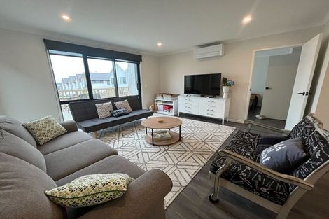 Photo of property in 17 Seafarer Crescent, Stanmore Bay, Whangaparaoa, 0932