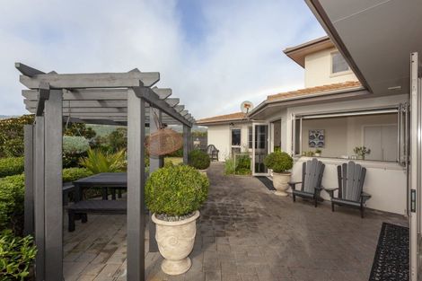 Photo of property in 136 Renown Road, Raumati South, Paraparaumu, 5032