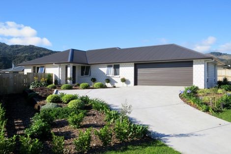 Photo of property in 64 Golden Shore Place, Coromandel, 3506
