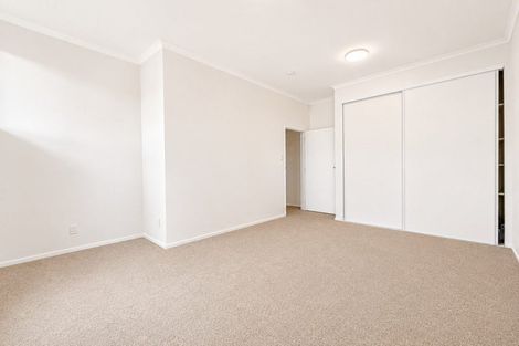 Photo of property in 2 Resolution Place, Bryndwr, Christchurch, 8053