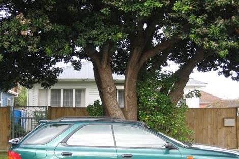 Photo of property in 16 Lincoln Avenue, Epuni, Lower Hutt, 5011