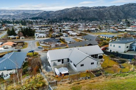 Photo of property in 8 Attfield Close, Clyde, 9330