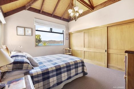 Photo of property in 146 Breaker Bay Road, Breaker Bay, Wellington, 6022