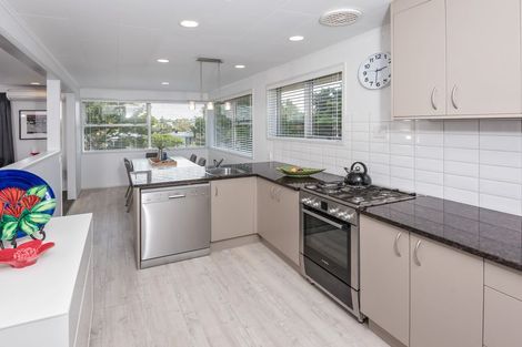 Photo of property in 6 Yeoman Place, Howick, Auckland, 2014