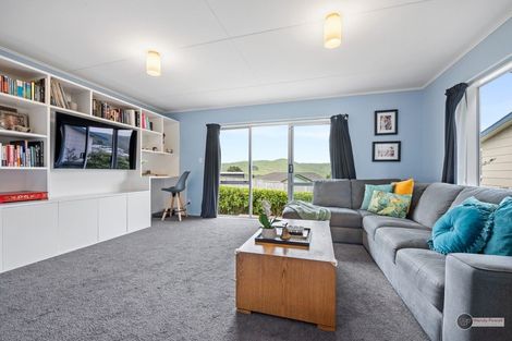 Photo of property in 3 Mossburn Grove, Kelson, Lower Hutt, 5010