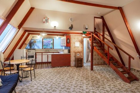 Photo of property in 34 Beach Road, Waikawa, Picton, 7220